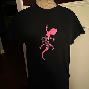Gecko T-shirt, size medium